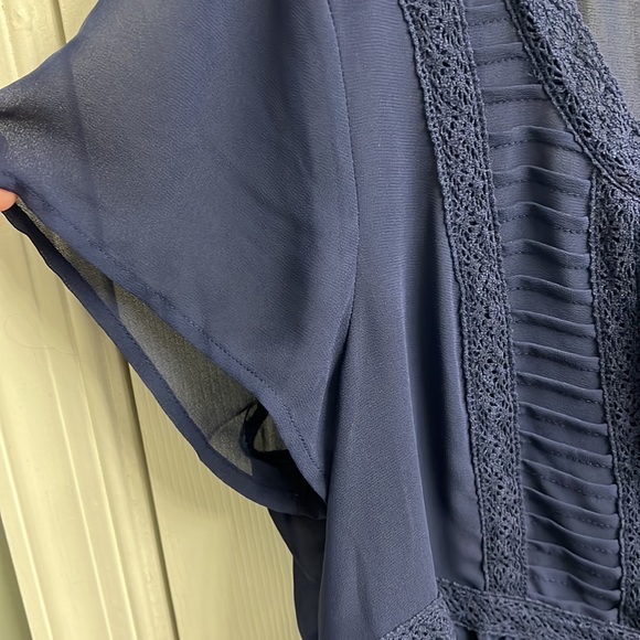 Torrid 1x  Floral Chiffon Button Top
Womens Navy Blue
Sheer Embroidered - Picture 4 of 6